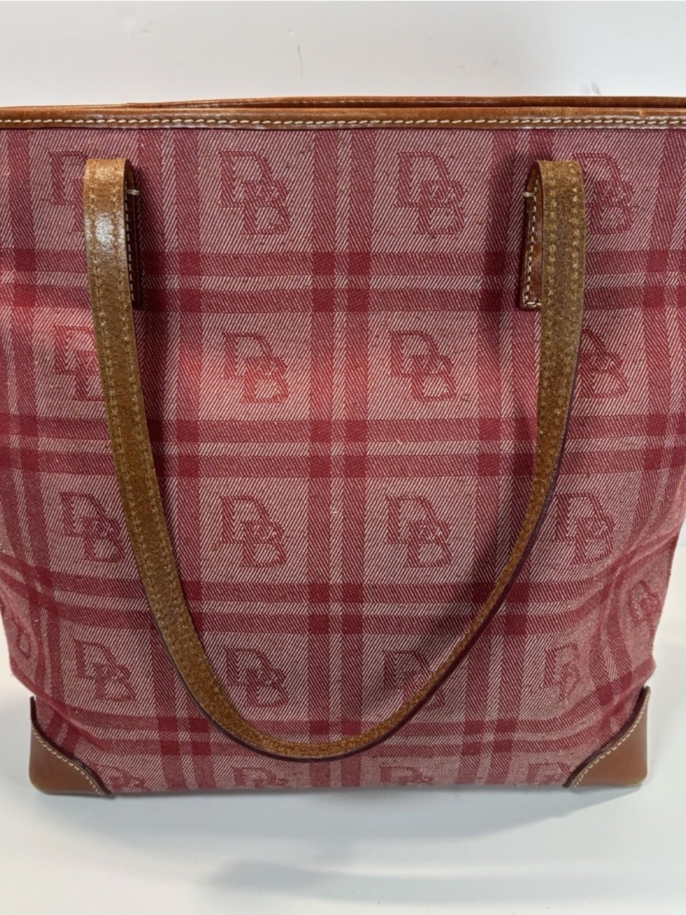 Dooney And Bourke Red Plaid Canvas Signature Large Tote/Red Leather Zip Wallet - Picture 5 of 16